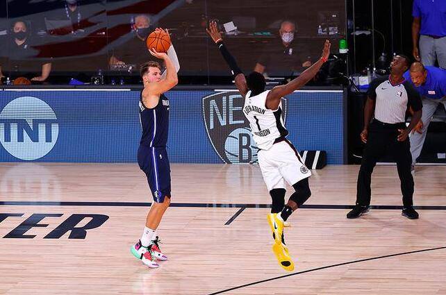 NBA焦点战，东契奇40+三双独行侠加时险胜快船